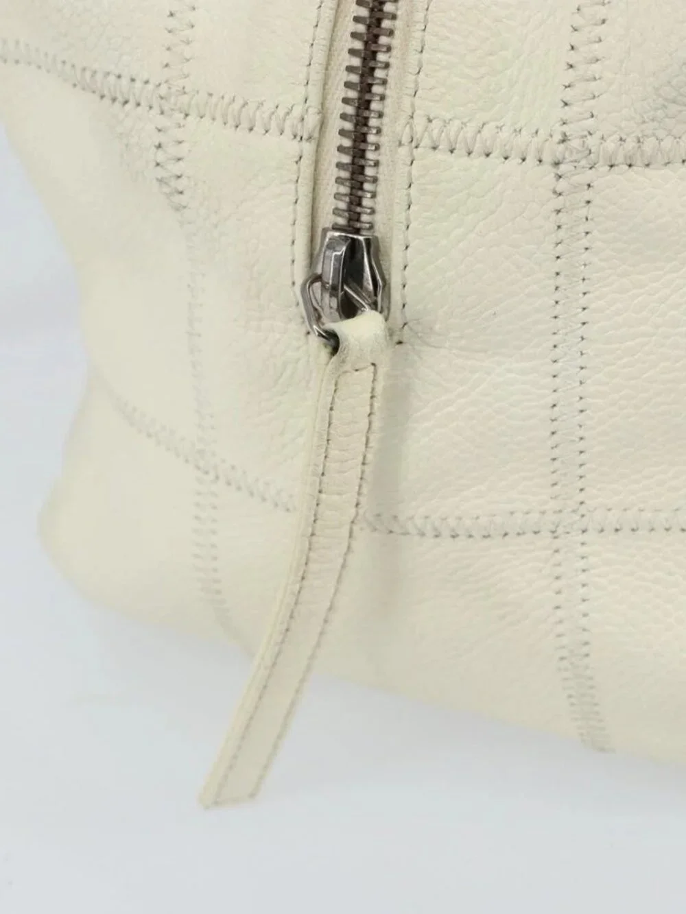 CHANEL Choco Bar Shoulder Bag Grained Calf Skin White Silver CC Auth bs30605